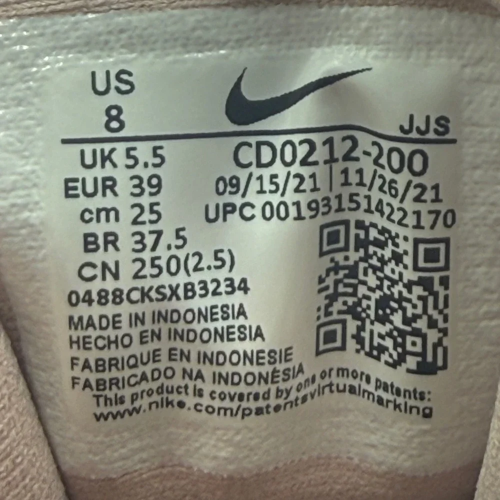 Nike Legend Essential 2 Women Size 8 Training Shoes CD0212-200 Pink Metallic